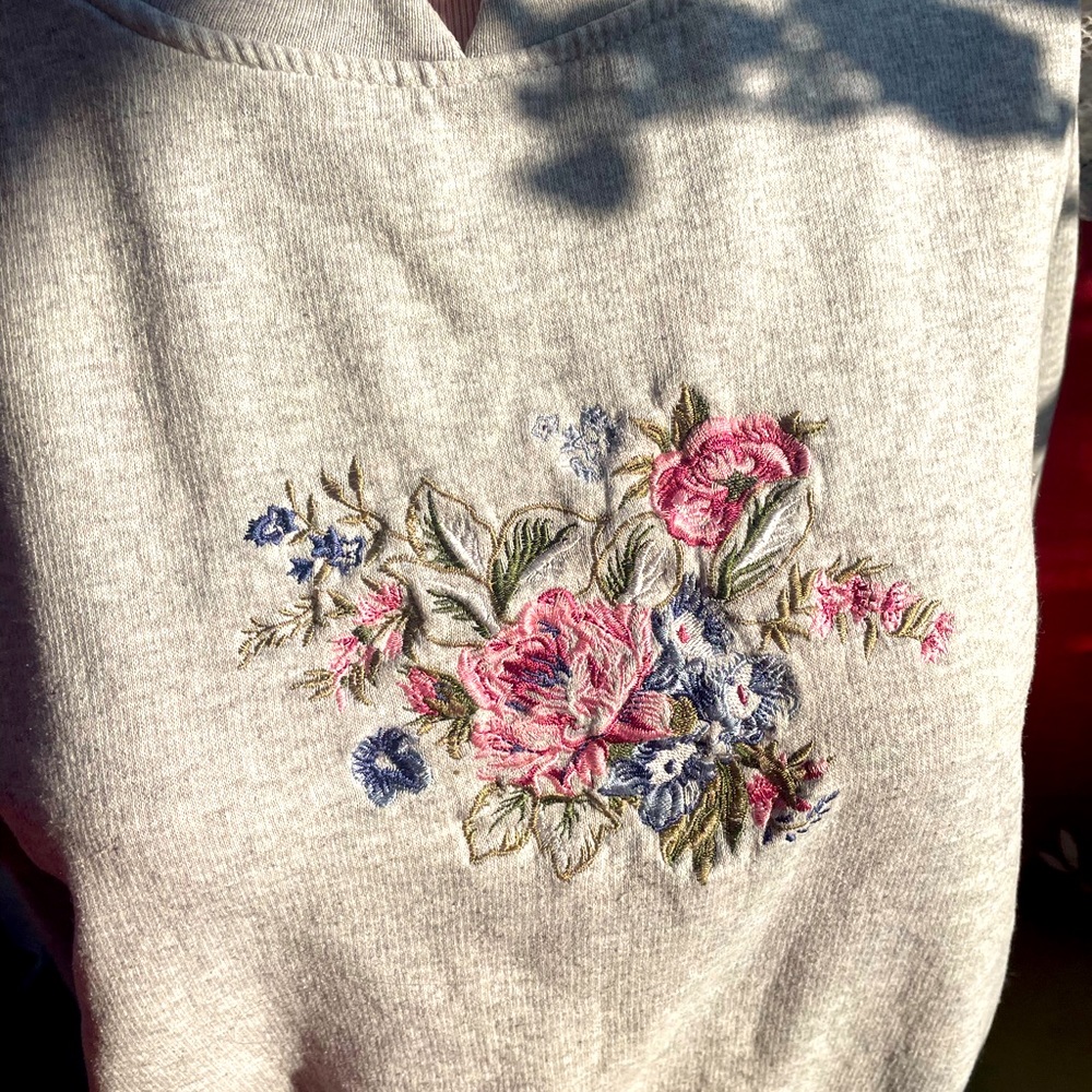 Gray flowered sweatshirt